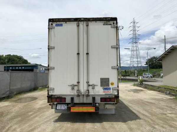 いすゞ ギガ低床アルミウイング 積載13.9t 7MT（グリーン