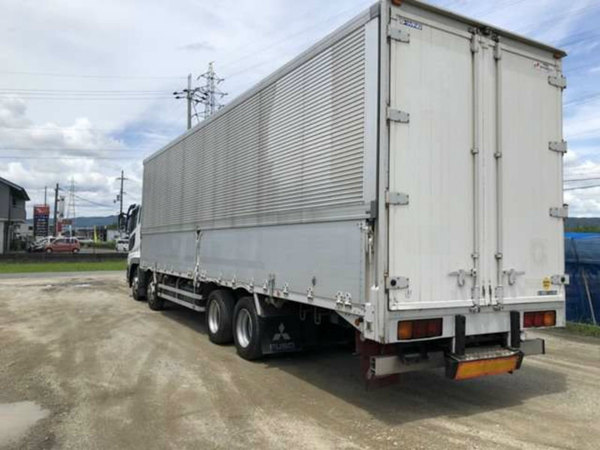 三菱ふそう スーパーグレート低床アルミウイング 積載13.6t（ホワイト