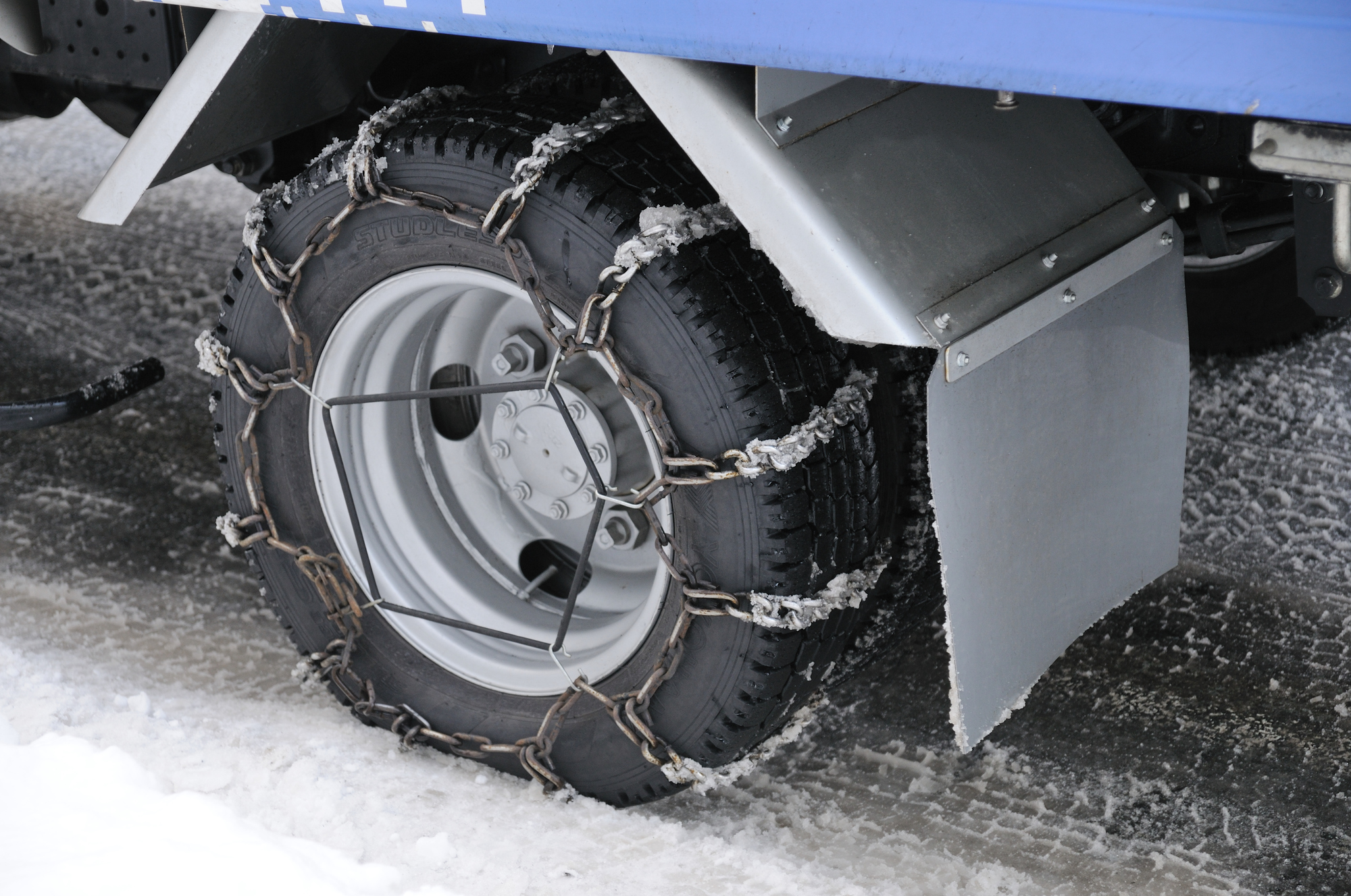 トラック/タイヤチェーン/スタッドレス/雪/滑り止め/三菱/純正/8×9/大型 チェーン規制」について | すぐ乗れる緑ナンバー中古トラック、営業用